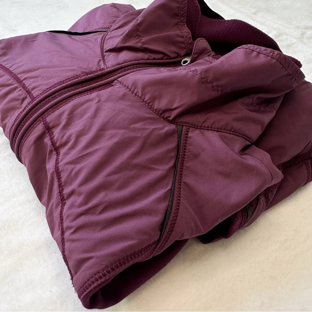 Lululemon Can’t Stop Jacket in Mini Hyper Stripe Plum Matte Glyde Rulu, size 4 - Picture 14 of 16